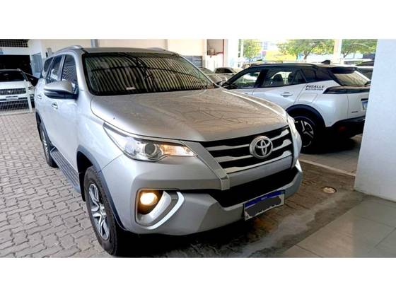 TOYOTA HILUX SW4 2.7 SRV 7 LUGARES 4X2 16V FLEX 4P AUTOMÁTICO TOYOTA HILUX SW4 2.7 SRV 7 LUGARES 4X2 16V FLEX 4P AUTOMÁTICO